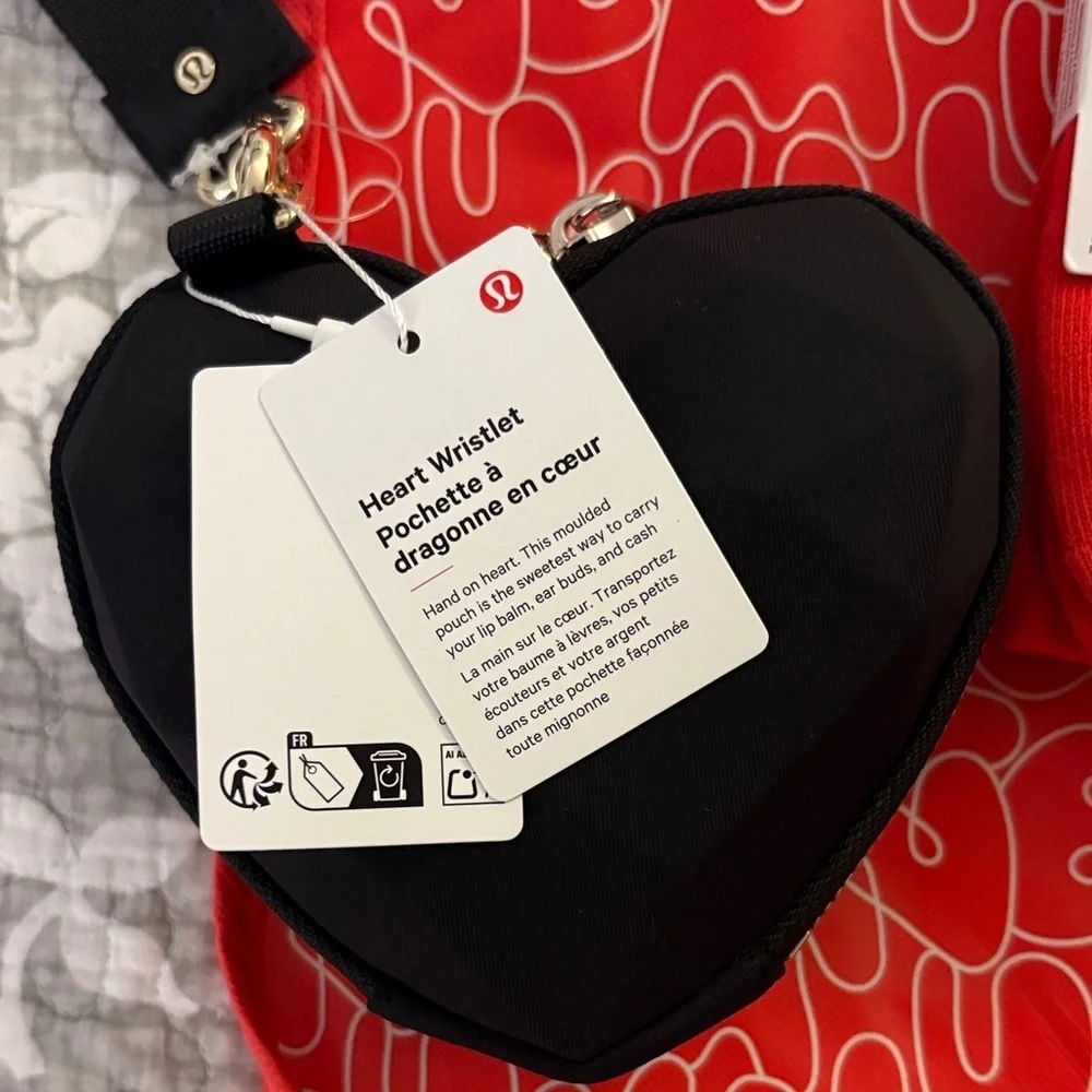 🖤Lululemon Heart Wristlet~Daily Essentials Socks & Lululemon Bubble Shopper~NWT